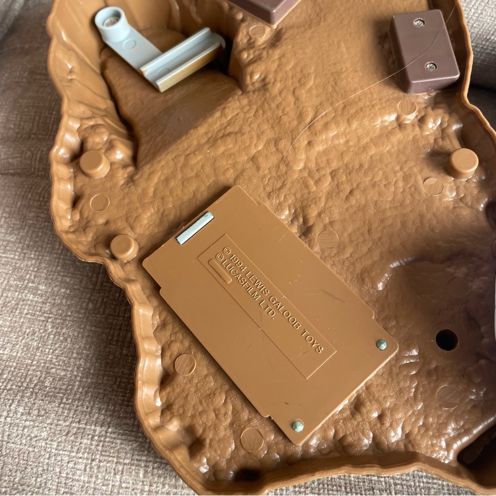 Star Wars Vintage Micro Playset with Mini Figures - Brown, White, Green - Picture 7 of 8